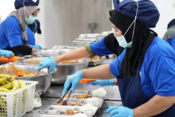 Petugas Satuan Pelayanan Pemenuhan Gizi (SPPG)