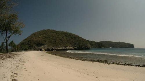 Pantai Lawar di Sumbawa Barat, NTB.